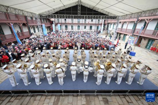 中国多地以多种形式庆祝人民海军成立75周年