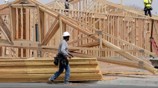 美加软木关税战开打 房屋成本要变贵了！