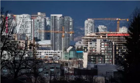 大温哥华逾2000套新柏文滞销 有开发商停建退楼花订金