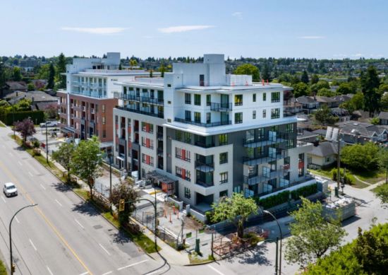 崩盘进行时? 房源堆积如山! 成交量暴跌, 买家持币观望: 还能再跌