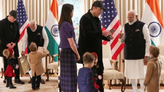 马斯克再带3儿女+女友到白宫 与印度总理莫迪会面