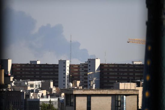 特朗普：“何不更换伊朗政权？” 以持续打击伊朗军事目标