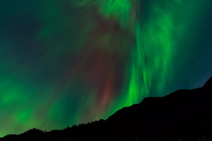 【极光预报】极光今夜横扫全国夜空  这个时间观赏最佳