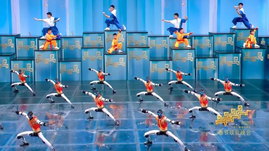 春节火的不止机器人