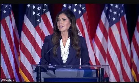 川普解雇国土安全部长：2.2亿广告翻车 婚外情绯闻…