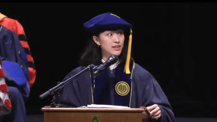 柏克莱台妹学霸跨界夺博士 毕业礼用中文谢祖母掀百万回响︱有片