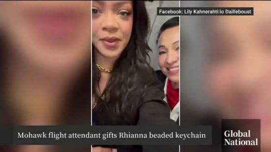 国际巨星Rihanna搭乘加航，收到空姐神秘礼物后当场拍视频感谢