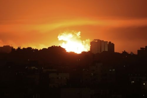 巴勒斯坦称以军袭击致6500多人丧生 以军对哈马斯目标发动地面进攻