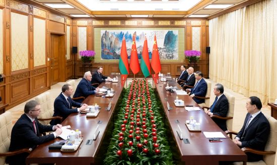 中国主席习近平会见白俄罗斯总统卢卡申科