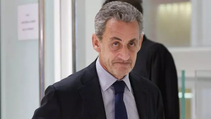 萨尔科齐共谋贪腐罪成判刑5年 成战后首位入狱法国前总统