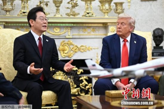 韩媒：特朗普今日访韩将会晤李在明 或主谈关税问题