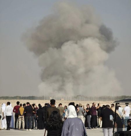 印度国产战机在迪拜航展坠毁 飞行员死亡