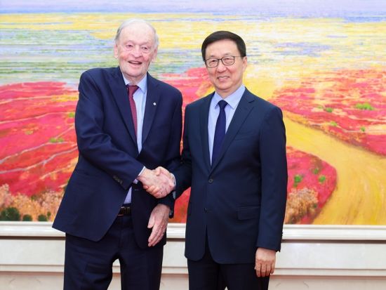 中国国家副主席韩正会见加拿大前总理克雷蒂安