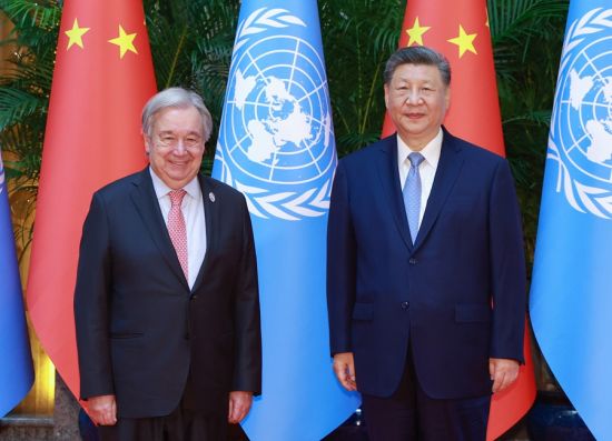 中国国家主席习近平会见联合国秘书长古特雷斯