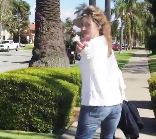 美国女教授当街要华人“回你祖国” 面临调查