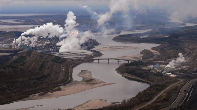 加拿大企业计划从油砂矿尾料中提取钛金属和锆石