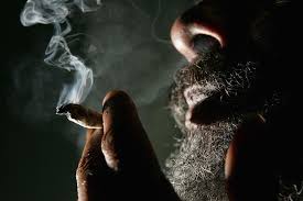 后果超严重！去美国千万别承认在加拿大吸过大麻