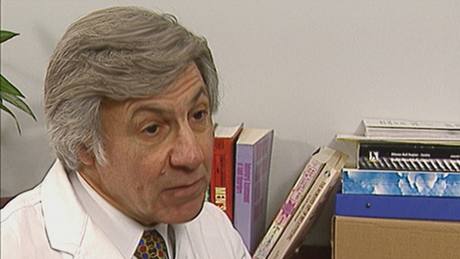 医生偷用自己精子致11名女性怀孕 却没有适用法律对其进行起诉