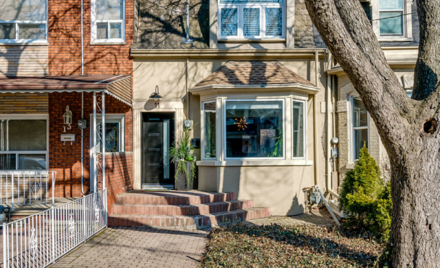 多伦多排屋也抢offer 超出叫价$231,000卖出！