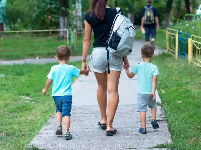 福利：低收入家庭请国外保姆免$1000申请费