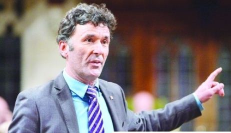 加国前议员患脑癌：手臂不适检查发现大脑有瘤