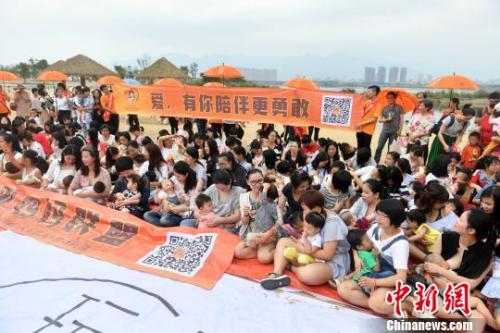 妇女节特别关注：职场妈妈的“双重焦虑”怎么破？