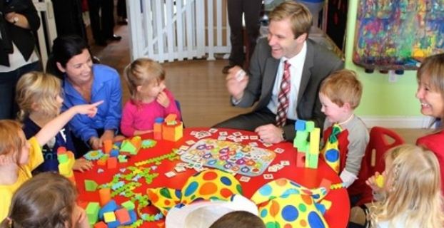 加拿大新省宣布：低收入家庭孩子进托儿所免费