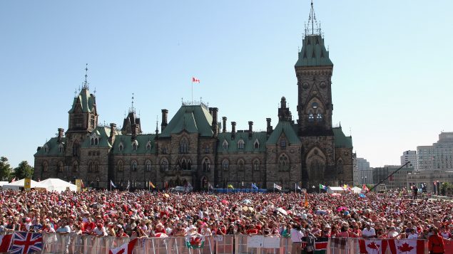 政府和社会都多元化：加拿大政府一年来的努力