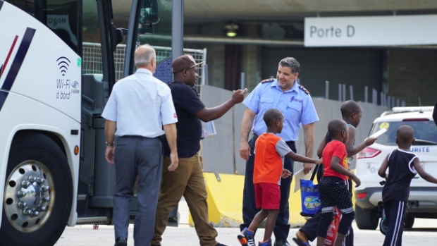 非法移民来去都要加拿大纳税人买单