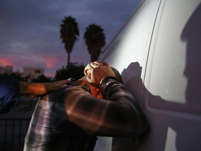 美非法移民建社交媒体“情报网”躲搜捕：被抓就完了(图)