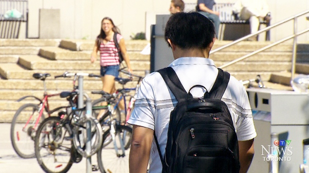 加拿大自由党政府勾销2亿元学生贷款