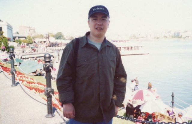 华人接遣返令后自杀 父母12年后状告加拿大政府