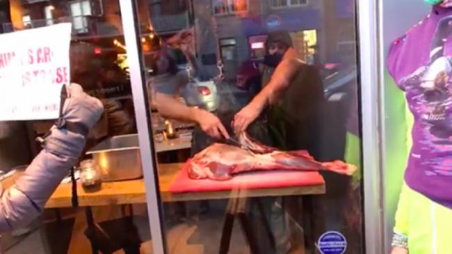 多伦多一家野味餐馆被保护主义者抗议 生意更火