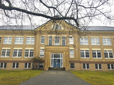 温哥华普通话教师严重不足 家长投诉双语教学变质