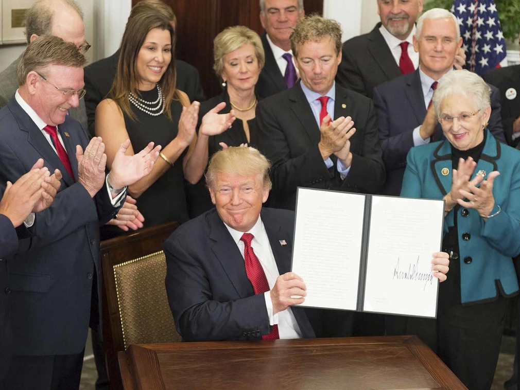 特朗普政府一周年：没倒台得益于这四股势力(图)