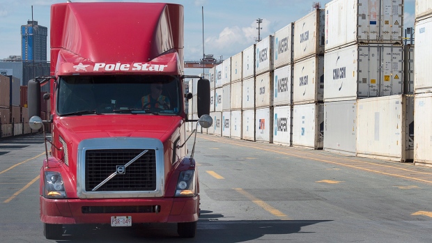 经济学家跌破眼镜：12月再增8万工作失业率再降