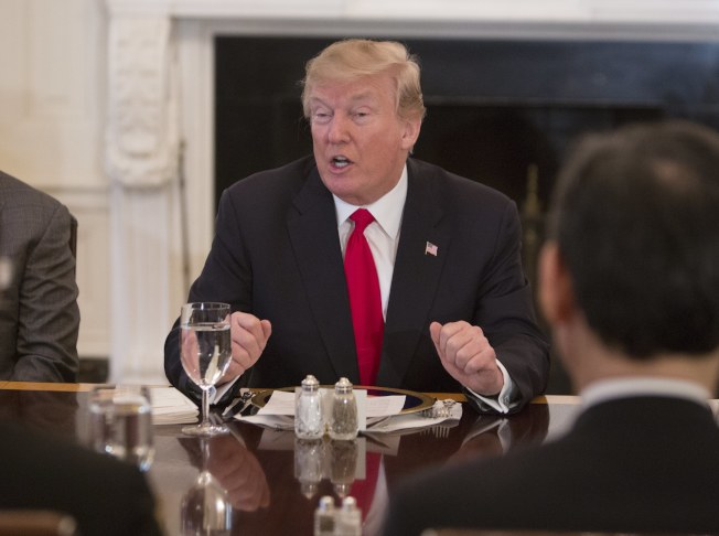 川普透露国情咨文重点：“别再占美便宜！”