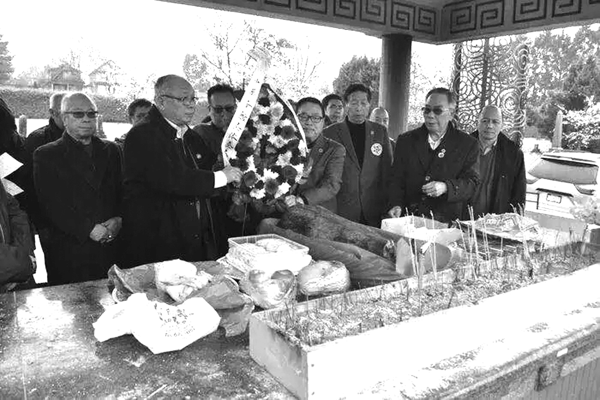 温哥华中华会馆清明节拜祭先侨
