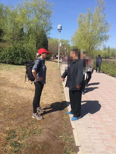 加拿大女孩在北京 追回老人从奥森拿的野鸭蛋