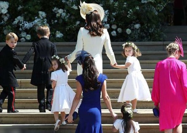 哈利大婚 伴郎威廉劳苦功高