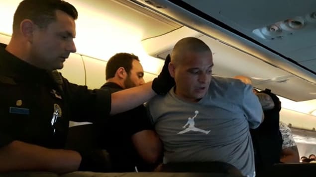 撒酒疯致飞机返航，加拿大一男子被罚款1万7