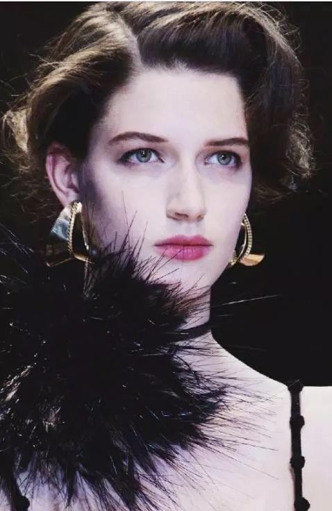 她才是真正的“贵族高级脸” 颜值堪比女神赫本