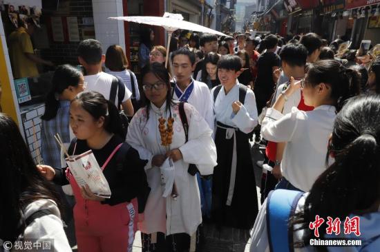 2018年中秋假日中国接待国内游客9790万人次