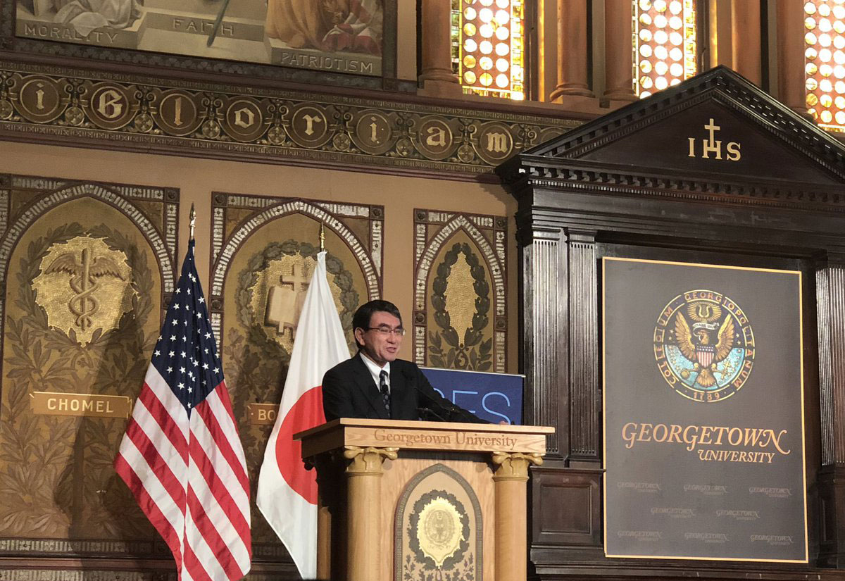 日本外相：“一带一路”倡议具有国际合作的巨大潜力