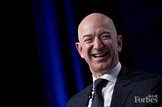 福布斯发布美国400富豪榜 贝佐斯成新首富