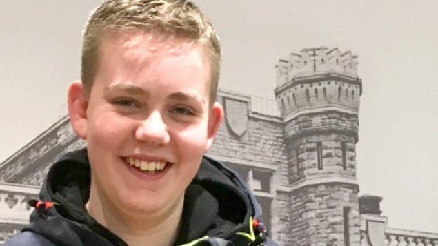 加拿大少年要求放宽枪支管控，认为控枪不能阻止多伦多枪击案的发生