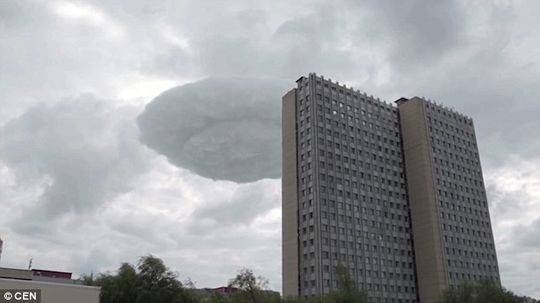 莫斯科上空现飞碟云 网友惊呼”外星人降临”
