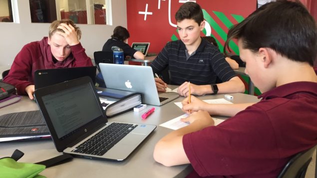 聪明的男孩：十几所卡尔加里中学开设针对男生的性教育课