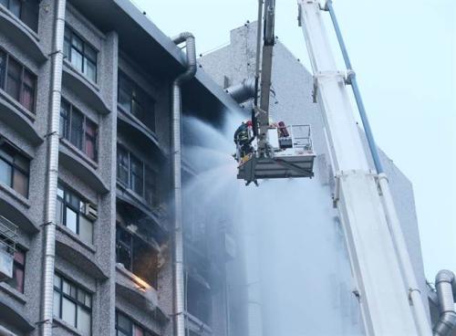 台媒：台北医院大火 目前已致9人死亡、16人受伤