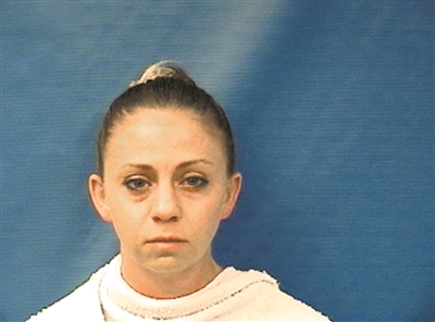 走错门“误杀”邻居案 当事美国女警被开除